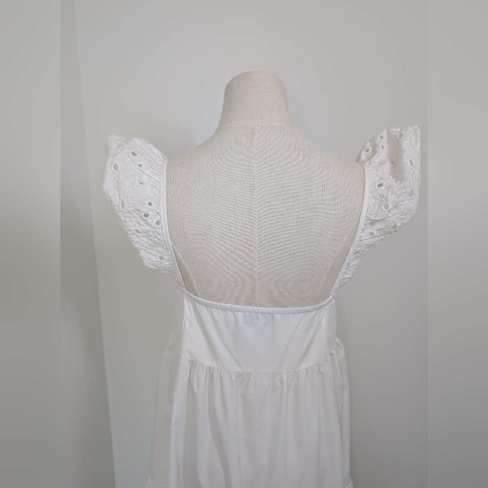 En Saison White Maxi Dress - Picture 4 of 9